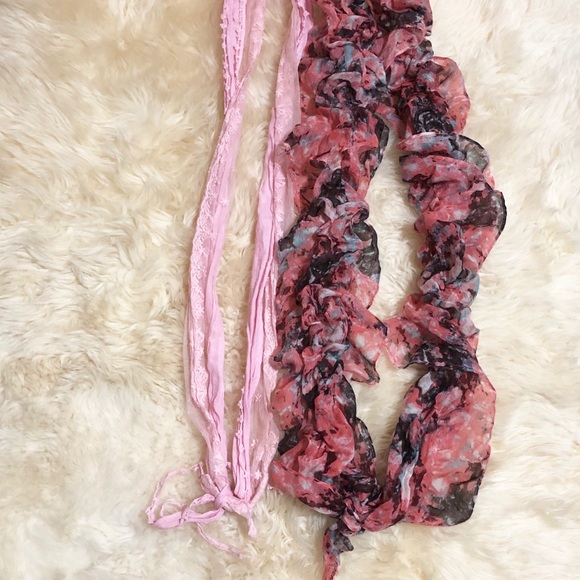 ❗️SOLD❗️🎉{x2Host pick}•Floral Pink Scarf• - Picture 4 of 7